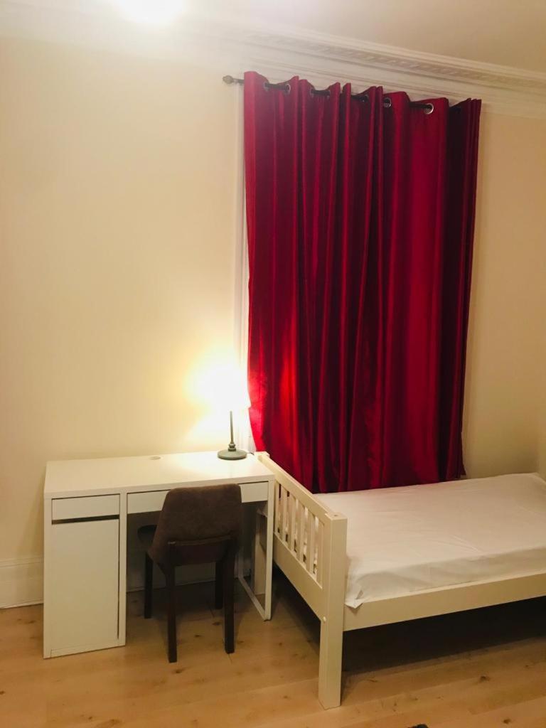 Vauxhall Guest house *